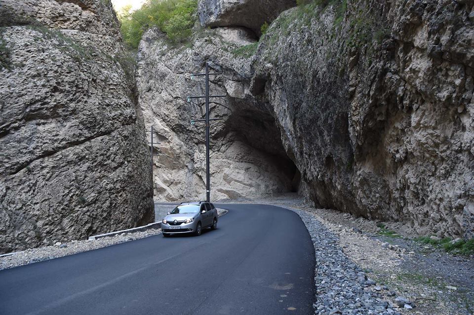 Karabağ'ı Ermenistan'a bağlayan 2. yol açıldı