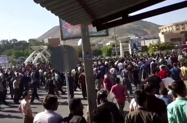İran'ın Kürdistan Eyaletinde protesto ve çatışmalar yaşandı