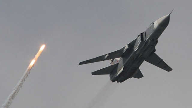Suriye'de Rusya’ya ait SU-24 savaş uçağı düştü