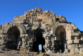 Վանի միջնադարյան հայկական վանքը վերածվել է աղբավայրի