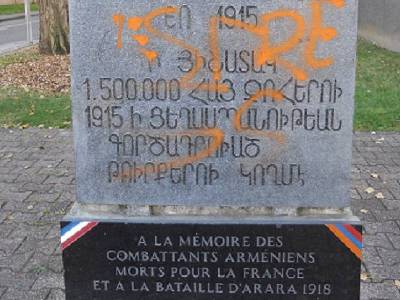 Fransa’da Ermeni Soykırımı anıtına vandal saldırısı yapıldı