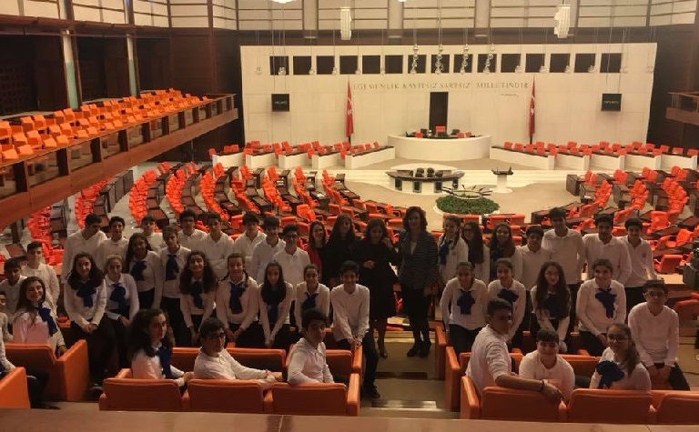 Ստամբուլի Դադյան հայկական դպրոցի աշակերտներն այցելել են Թուրքիայի մեջլիս