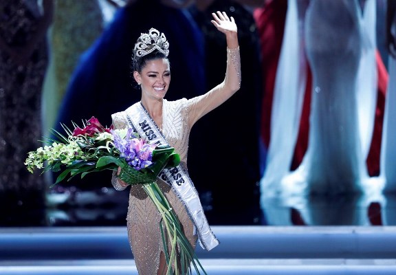 2017 Miss Universe Kainat Güzellik yarışmasının birincisi belli oldu (foto)
