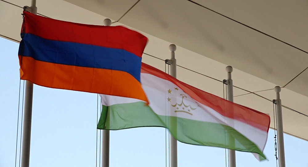 Ermenistan ve Tacikistan arasında vizesiz rejimi için ilk adım atıldı