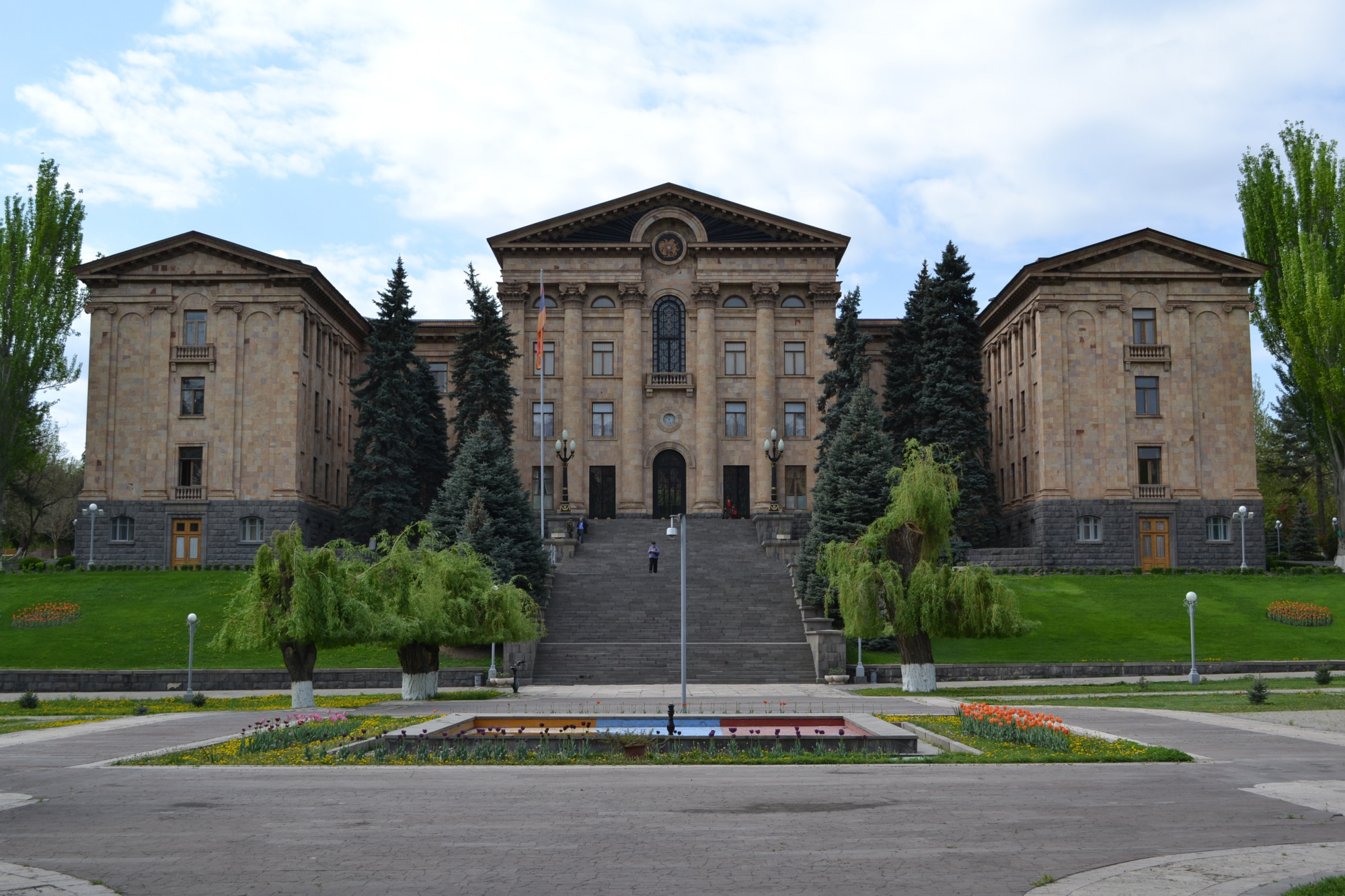 Ermenistan Meclisi Ezidi Soykırımı’nı tanıdı