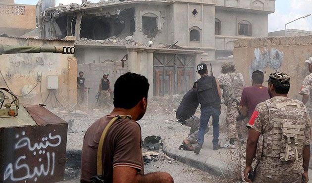 Libya’da caminin önünde bombalı saldırı: 34 ölü