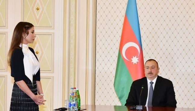Seçimleri erkene alan Aliyev, kolaylıkla bir sonraki cumhurbaşkanlığı dönemine geçmek istiyor
