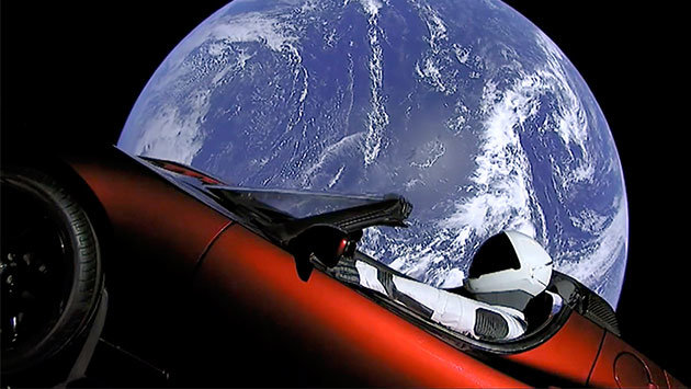 Tesla otomobili Mars yolunda (fotolar, video)