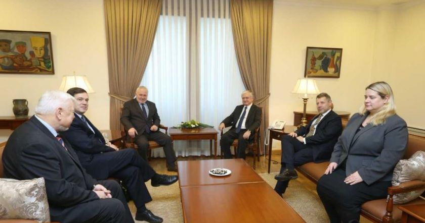 Ermenistan Dışişleri Bakanı: Azerbaycan, eş başkan ülkeleri gözardı ediyor