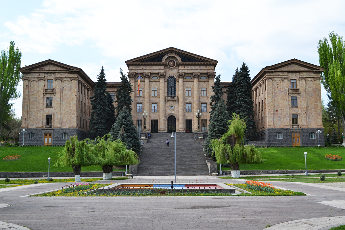 Ermenistan Parlamentosu’nda Sumyagıt’te Ermenilere yapılan katliam görüşülecek