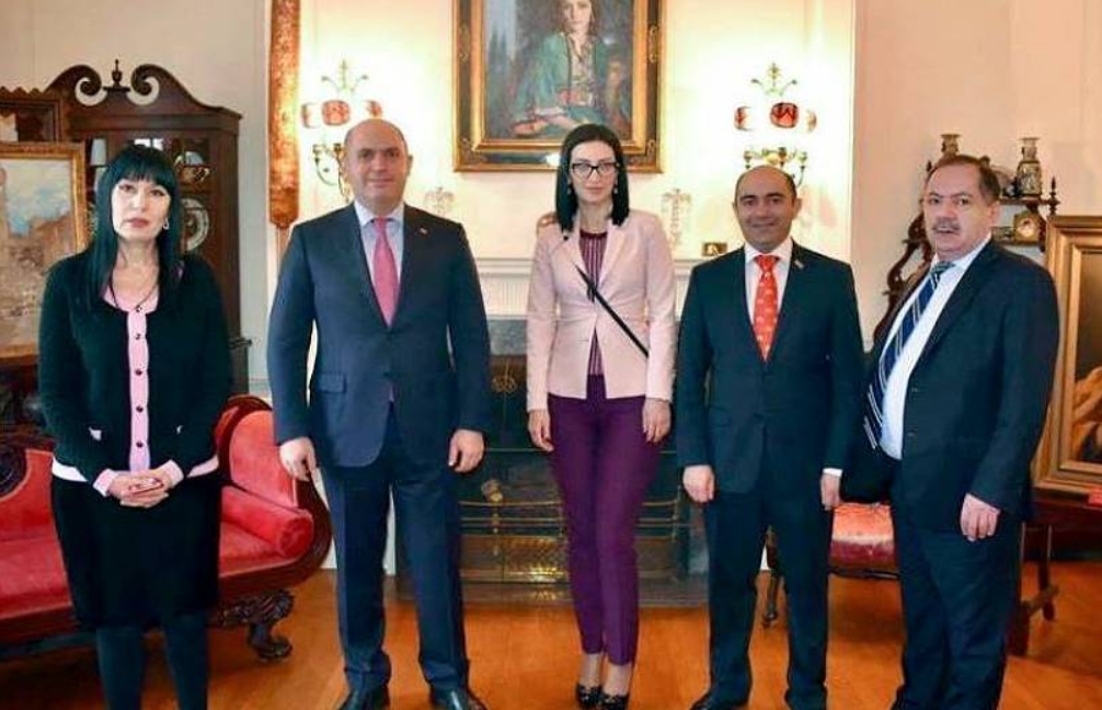 ABD'de bulunan Ermenistan Milli Meclis heyeti, Carnegie Vakfı uzmanları ile görüştü
