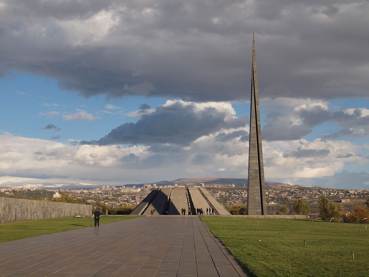 Rusya Meclis heyeti, Ermeni Soykırımı Anıt Kompleksini ziyaret etti
