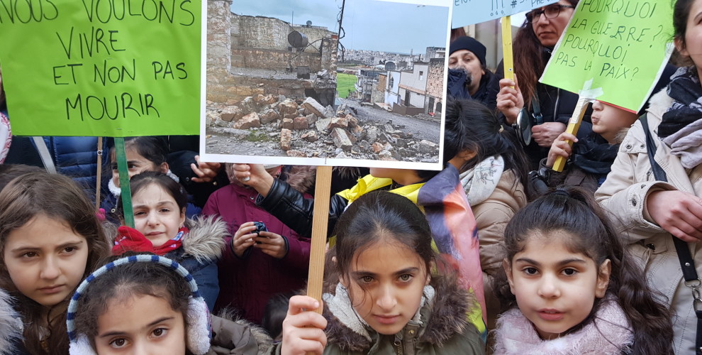 Kürt öğrenciler Afrinli çocuklar için okulları boykot etti