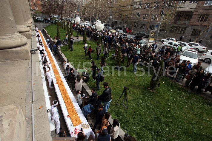 Yerevan'da dünyanın en uzun gatasını hazırladılar (foto)