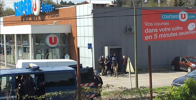 Fransa'da IŞİD teröristi 8 kişiyi rehin aldı