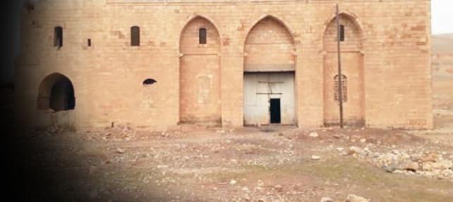 Germuş'taki tarihi Ermeni Surp Asdvadzadzin Kilisesi yok olmak üzere
