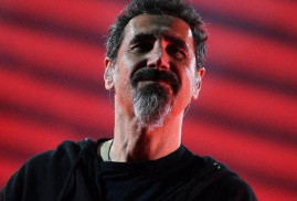 SOAD Ermeni solisti Serj Tankian'dan Ermeni protestoculara çağrı