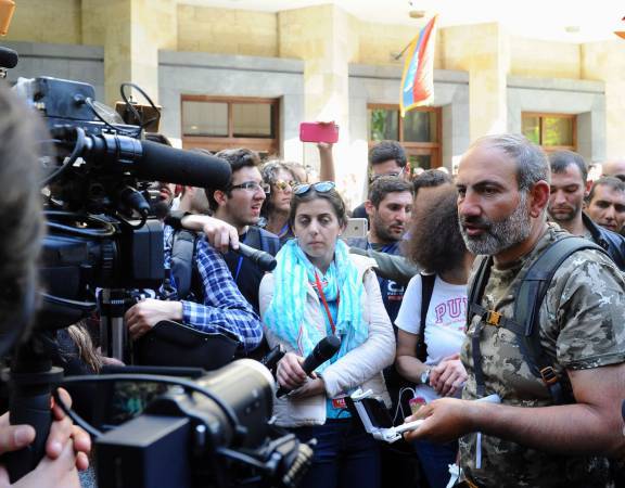 Ermenistan’daki protestoların lideri Nikol Paşinyan serbest bırakıldı