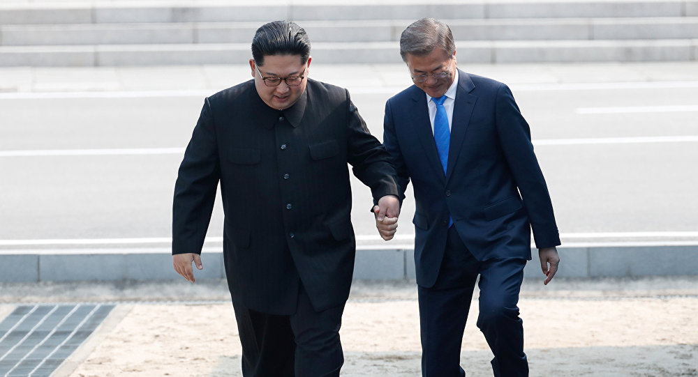 Kuzey ve Güney Kore liderleri bir araya geldi