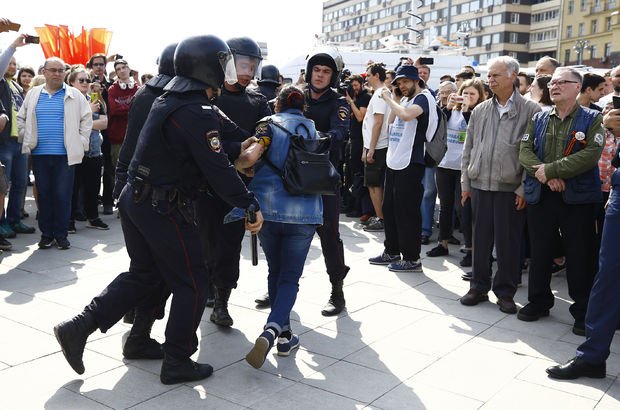Deutsche Welle Rusya’daki protestolara değindi: Rusya’da Ermenistan gibi olmaz