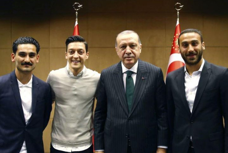 Գերմանիայում դատապարտել են Էրդողանի հանդիպումը թուրք հայտնի ֆուտբոլիստների հետ