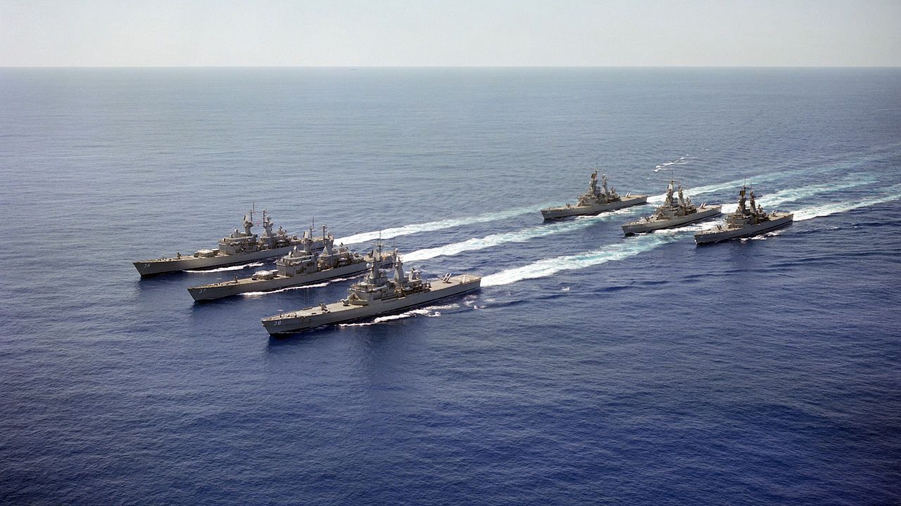 Putin: Savaş gemilerimiz, Akdeniz'de aralıksız olarak görev yapacak