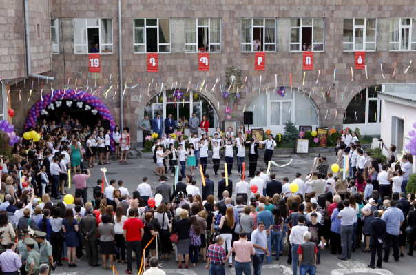 Bugün Ermenistan okullarında “Son zil” çalıyor