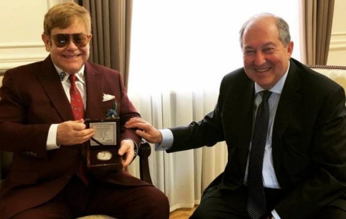Elton John: Ermenistan’da hissettiğimiz sevgiyi hiç bir şey durduramaz