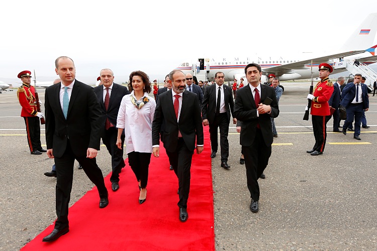 Yıllar sonra bir ilk: Paşinyan Gürcistan'da Ermenilerin yaşadığı bölgeyi ziyaret edecek