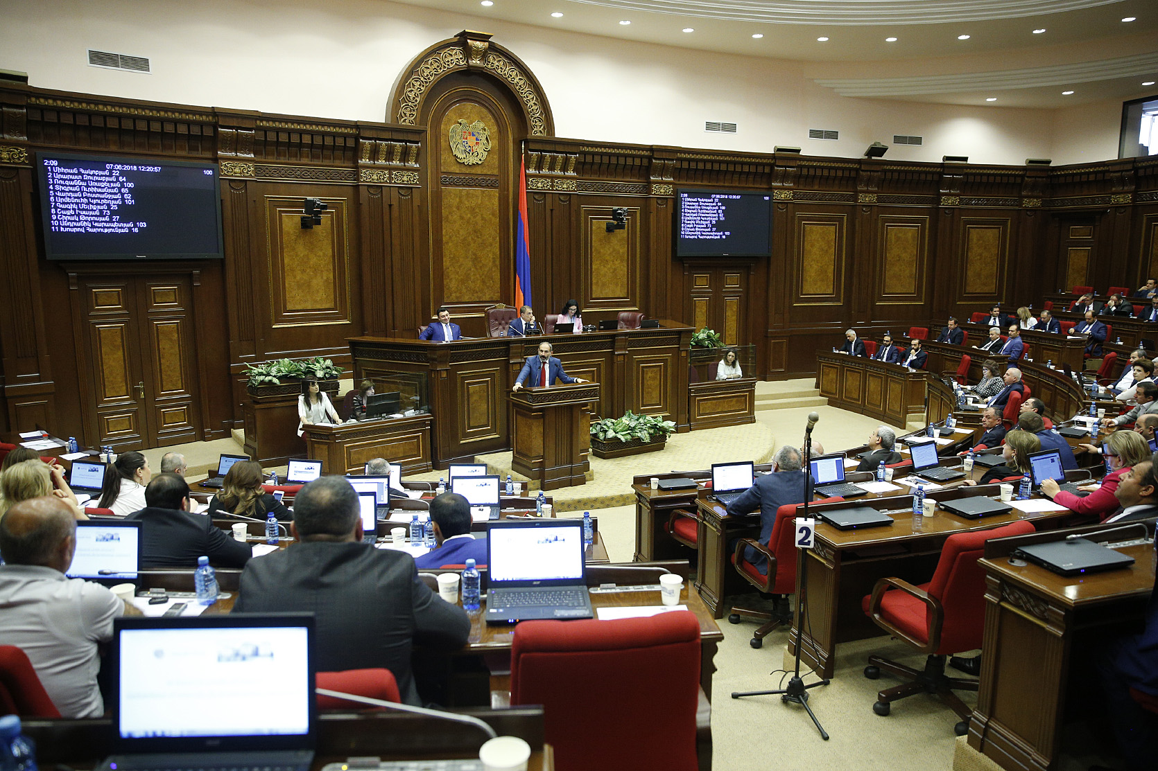 Ermenistan Parlamentosu, hükümetin programını onayladı
