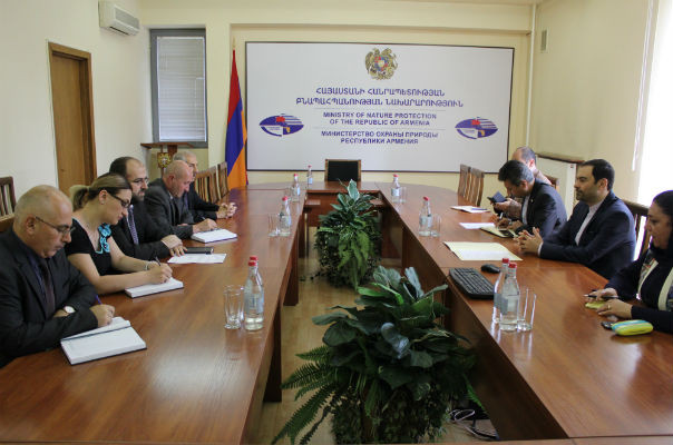 Ermenistan Çevre Bakanı ve İran Büyükelçisi bir araya geldi