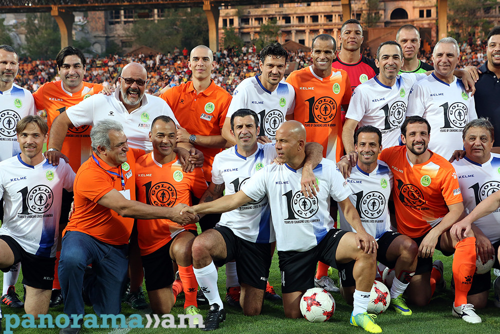 Yerevan’da Efsaneler maçı: Latin Amerika Avrupa’yı yendi (fotolar)