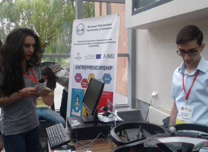 Ermeni öğrenciler, Parrot AR.Drone benzeri bir drone projesi üzerine çalışıyor