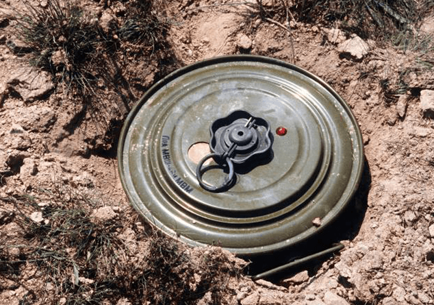Ermenistan sınırında iki Azerbaycan'lı mayın patlamasından yaralandı