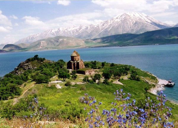Van'daki tarihi Ermeni Aktamar Kilisesi bu yıl UNESCO Dünya Miras Kalıcı Listesine alınabilir