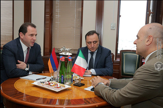 Ermenistan Savunma Bakanı ve Ermenistan İtalya Büyükelçisi bir araya geldiler