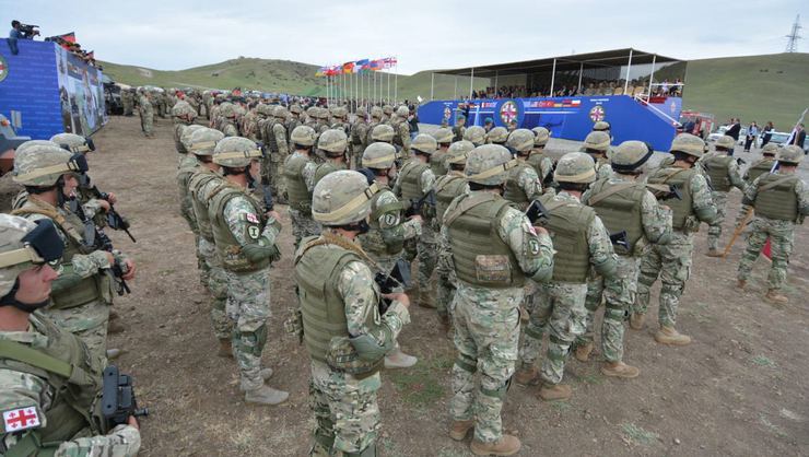 Gürcistan'da Ermenistan'ın da katılımıyla düzenlenen NATO tatbikatı resmi törenle sona erdi (video)