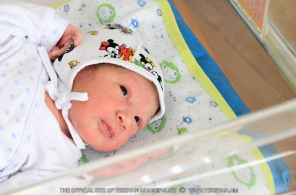 Karabağ'da altı ayda 1057 bebek dünyaya  geldi