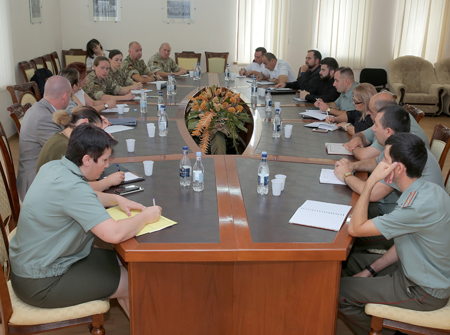 ABD ve Birleşik Krallık Silahlı Kuvvetlerinin temsilcileri Ermenistan'da