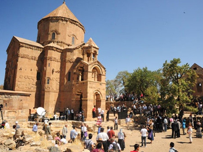 Վանի Սբ. Խաչ եկեղեցում պատարագին կմասնակցի Թուրքիայի մշակույթի նախարարը