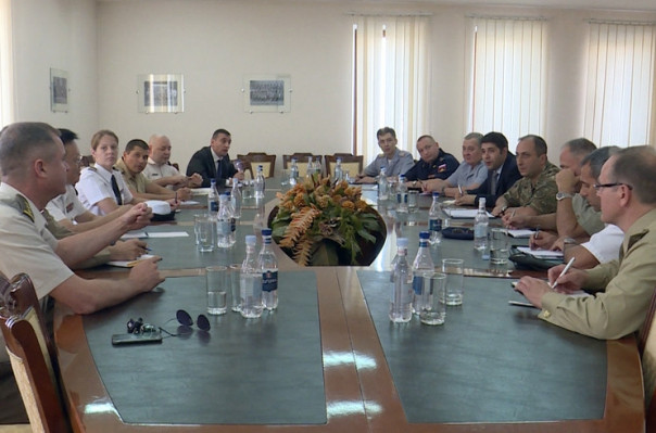 Ermenistan'da görev yapan yabancı askeri ataşeler, Savunma Bakanlığı'nda kabul edildi