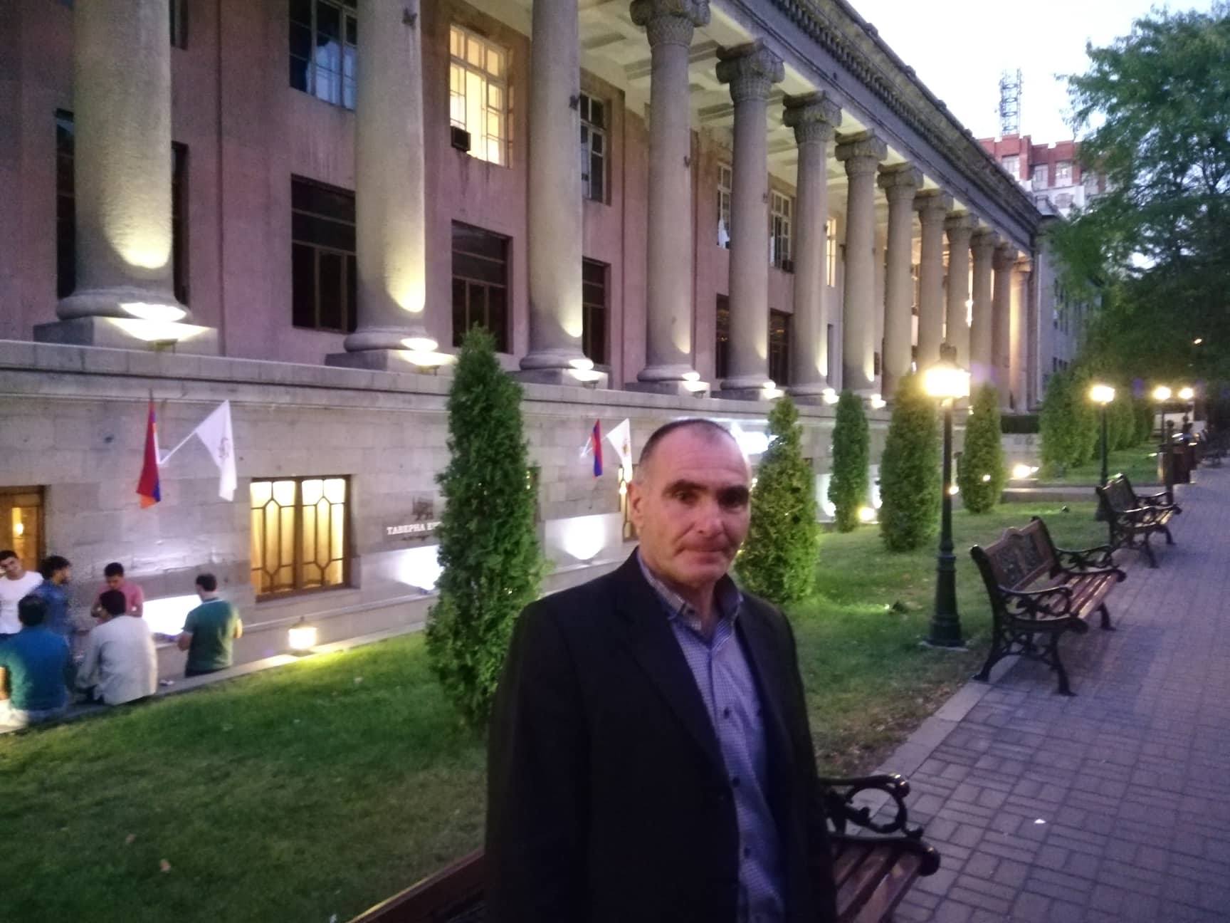 Ermenistan sınırını ihlal eden Umut Ali Özmenin babası çocuğunu eve götürmek için Yerevan’da bulunuyor