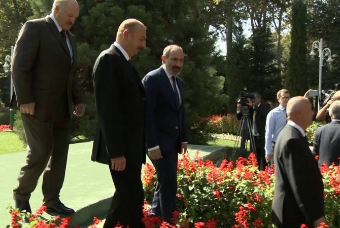 Nikol Paşinyan ve İlham Aliyev Duşanbe’de yan yana geldiler (Video)