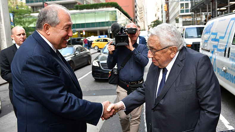 Cumhurbaşkanı Armen Sarkisyan, Henry Kissinger'i Ermenistan'a davet etti