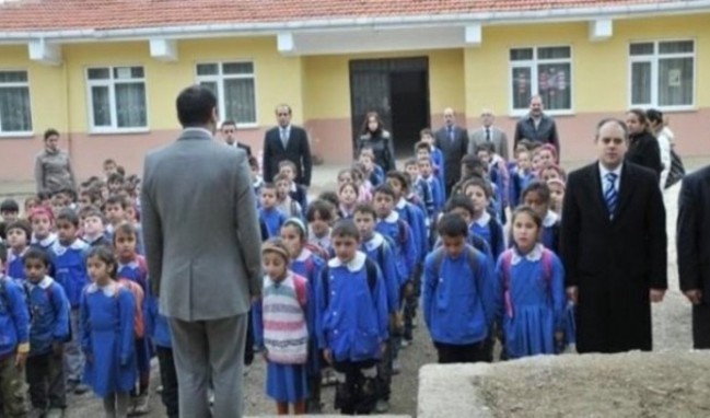 Թուրքիայի դպրոցներում «աշակերտի երդումը» վերականգնելու մասին որոշում է կայացվել