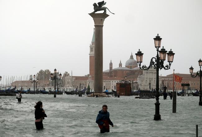 Venedik'te sel: Şehrin dörtte üçu sular altında