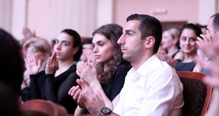 Ermeni futbol yıldızı Mkhitaryan nişanlandı mı?