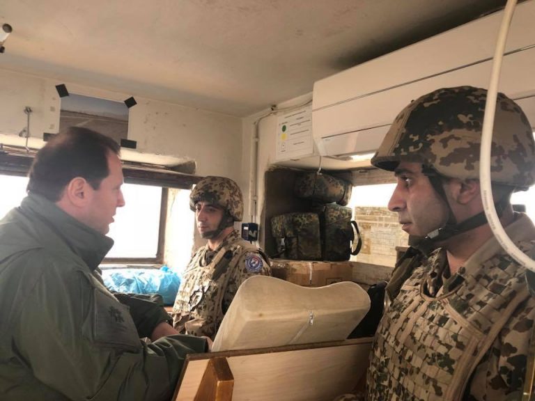 Ermenistan Savunma Bakan Vekili, Afganistan'daki Camp Marmal askeri üssünü ziyaret etti
