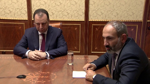 Sarkisyan’dan Paşinyan’a TV’de düello daveti