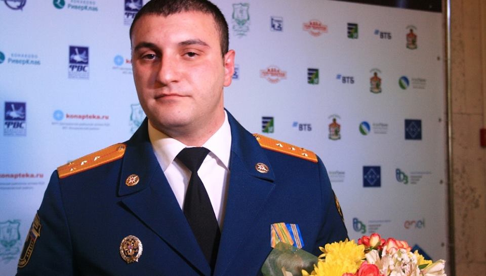 Rusya'da 11 kişinin hayatını kurtaran Ermeni itfaiyeci "yılın adamı" seçildi